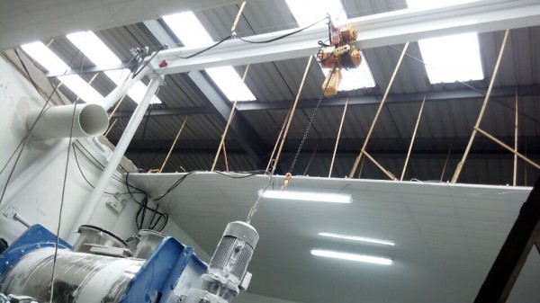 2���������ؙCʩ������   2t simple crane construction case