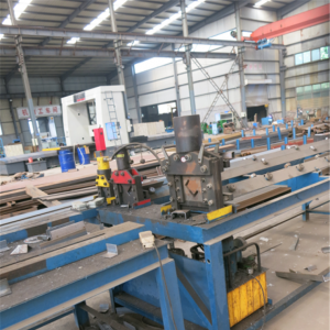 ���F������и�C